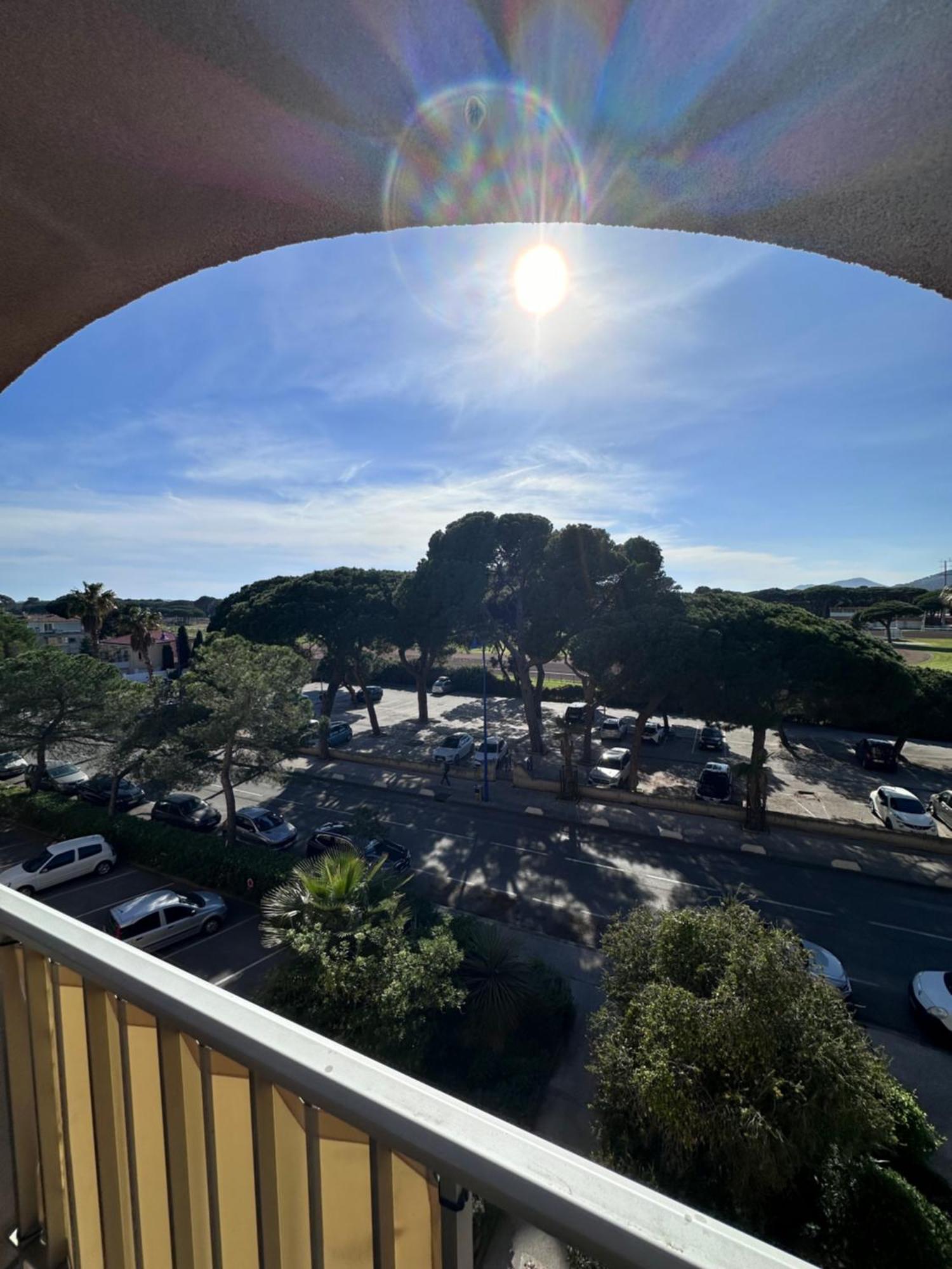 Appartamento Sejour Au Port Hyères Esterno foto