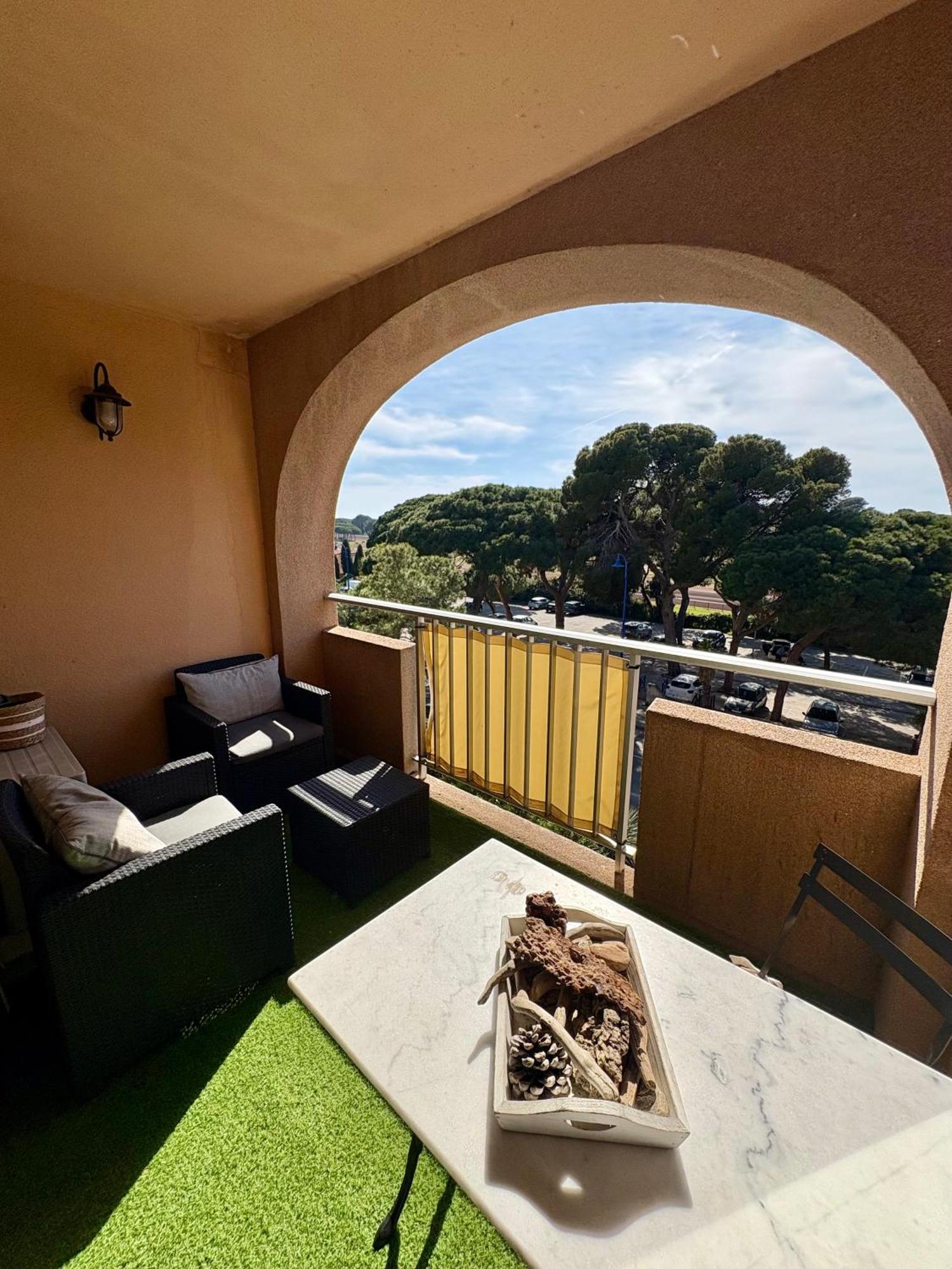 Appartamento Sejour Au Port Hyères Esterno foto